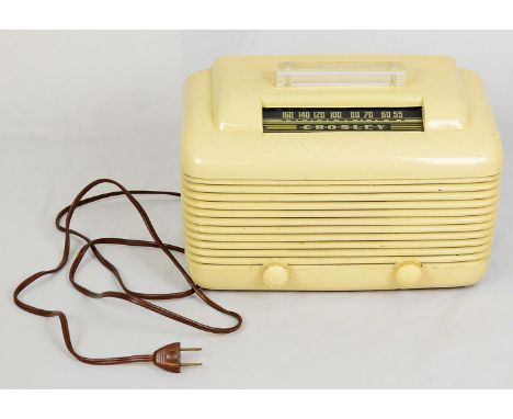 Crosley Model 56TU Portable Radio, 1946-1947, USA, Bakelite housing, Radio in good working condition, only one of the display