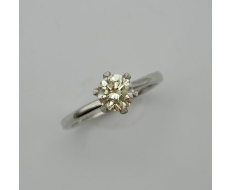 A 1 carat diamond and platinum solitaire ring. Ring N. 