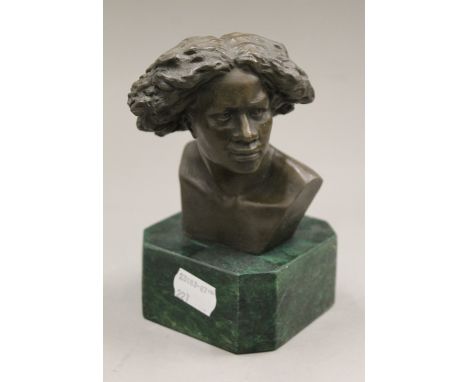 A small bronze bust. 14.5 cm high.