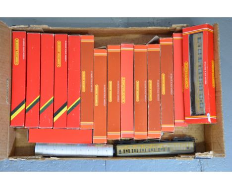 Hornby OO gauge model railway passenger coaches; seventeen including LNER composite coaches (x6), GWR composite and restauran