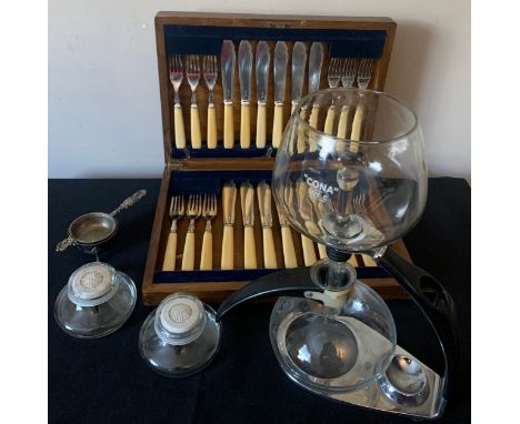 A vintage Cona size C coffee machine, boxed fish servers and a plated tea strainer.Condition ReportGood condition.