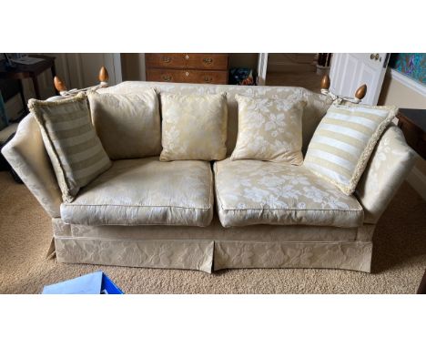 A very good quality knoll sofa well upholstered in cream damask. Approx. 206cms w x 104cms d x 93cms h to top of wooden finia