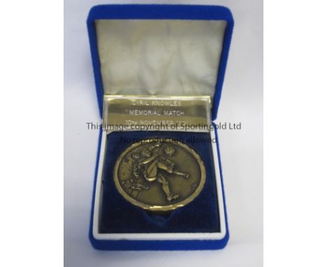 CYRIL KNOWLES    Boxed medal awarded to Tony Galvin for playing in the Cyril Knowles Memorial match , 10/11/1991 , the Spurs 