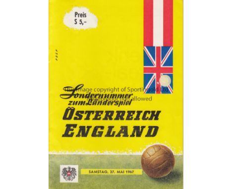 AUSTRIA - ENGLAND 67   Austria home programme v England, 27/5/67, in Vienna, England won 1-0,  includes team list insert.  Go