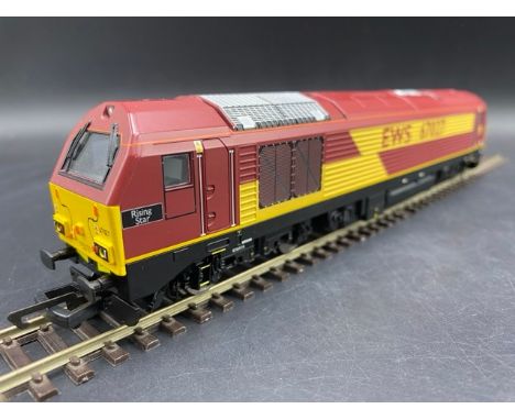 Hornby R2522 Class 67 67027 "Rising Star" in EWS maroon - Tested Runner with Lights(500g). Condition Report: - Locomotive - V