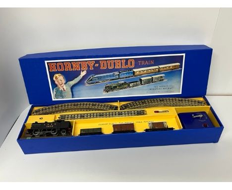 Hornby Dublo Pre-war EDG7 Tank Goods Set D104 set in reproduction box - tested Runner(2800g)Pre-war EDL7 LNER 2690 0-6-2 loco