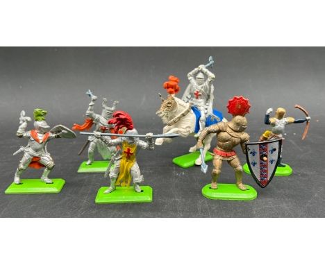 Six Britains Knights figures(100g)Four Britains deetail Knightsplus two others as shown. Condition Report: - Good