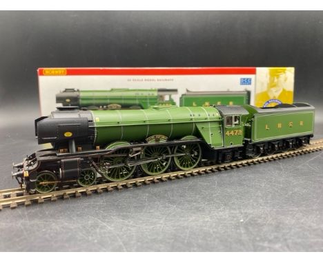 Hornby R2441 Class A3 4-6-2 4472 "Flying Scotsman" in LNER green - as preserved - Tested Runner(700g). Condition Report: - Lo