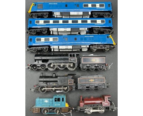 4 Steam Locomotives and Triang Pullman 3-car set - Runners and Non-runners(1000g)Tri-ang R555 Diesel Pullman Motor Car W60095