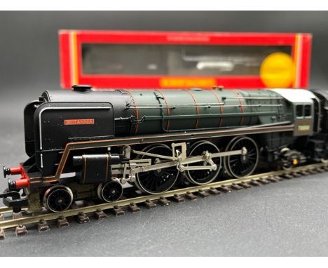 Hornby R507 Britannia Class 4-6-2 'Britannia' 70000 in BR Brunswick green with white cab roof (Royal Train Duties) - Tested R