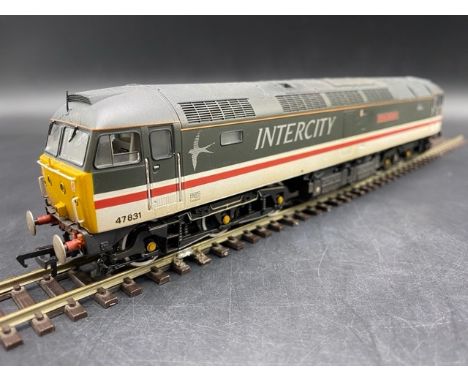 Bachmann Branchline Class 47 47831 Bolton Wanderer in BR Intercity Swallow Livery - DCC Tested Runner(600g)DCC Tested Runner 