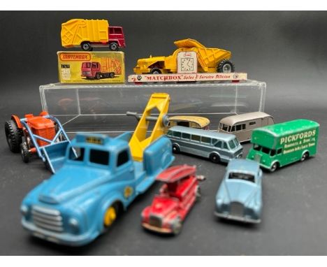 Mixed Lot of Lesney, Matchbox and Budgie die cast(850g)includes vintage 'Matchbox' Sales and Service station display pieceBud
