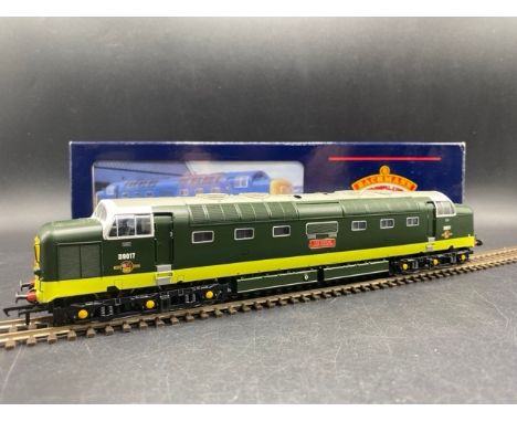 Bachmann Branchline 32-529 Class 55 Deltic D9017 'Durham Light Infantry' in BR Two Tone Green - Tested Runner(700g). Conditio