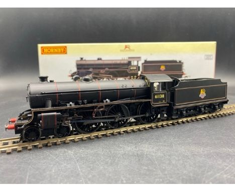 Hornby R2999 Class B1 Thompson 4-6-0 61138 in BR Black with early emblem - Tested Runner(600g). Condition Report: - Locomotiv