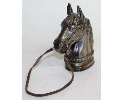 A HORSES HEAD TABLE LIGHTER. 4.5ins high.