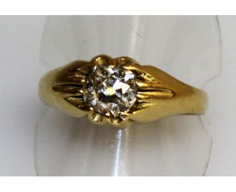 A GENTLEMAN'S SINGLE STONE DIAMOND RING, 2cts, set in 18ct yellow gold.