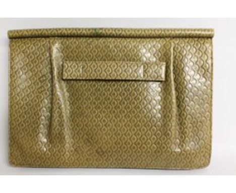 A FENDI LIGHT BROWN CROCODILE STYLE SHOULDER BAG