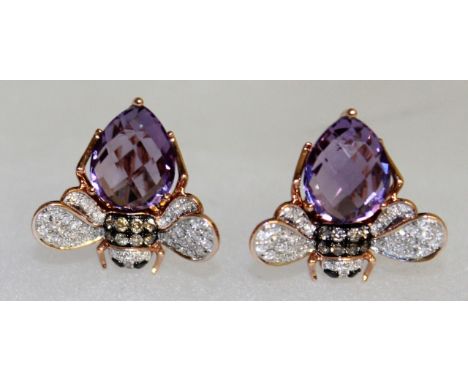 A GOOD PAIR OF AMETHYST  AND DIAMOND EARRINGS, in the form of bees, set in 14ct yellow gold.