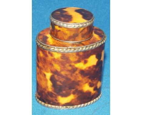 A tea caddy, decorated faux tortoiseshell, 7.5 cm high