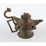 fünfflammige Öllampe, Bronze, seldschukisch, 11.-12.Jh.