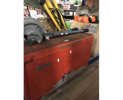 METAL TOOL BOX & PIPE BLENDER & WORKS LIGHT