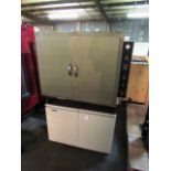 Oven 550 Degree F with Portable Bench