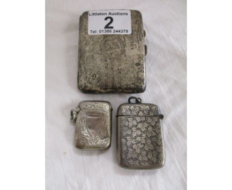 Silver cigarette case and 2 silver vestas