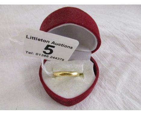 18ct gold ring - Approx 5.5g