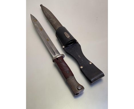 German M1884/98 III WWII Mauser bayonet with red/brown plastic grips in steel scabbard and leather frog