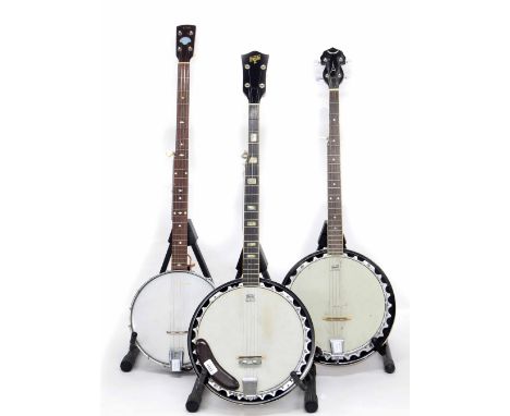 Hondo II five string banjo, with mahogany inlaid resonator, 11" skin and mother of pearl slot inlay to the fretboard, case; a