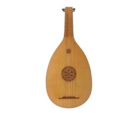 Fine small modern medieval&nbsp;style lute by and labelled David van Edwards, Made for Martin Best, June 1987, with faceted e