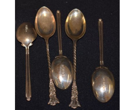 A set of three novelty golf stick teaspoons, Sheffield 1947; two others, 58g (5)