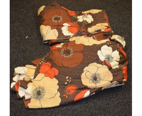 Textiles - A large pair of 1970's retro curtains, Poppy pattern