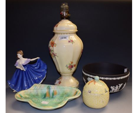 Ceramics - a wedgwood black jasper bowl; a ceramic table lamp, 1950s, floral decoration; a Royal Doulton Pretty Ladies Blaine