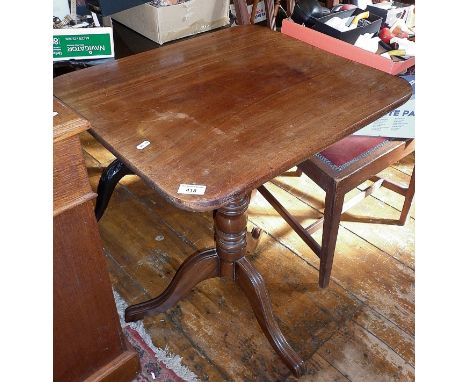 Victorian mahogany snap top occasional table on turned centre column with tripod feet