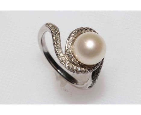 White gold South Sea pearl ring, size L.