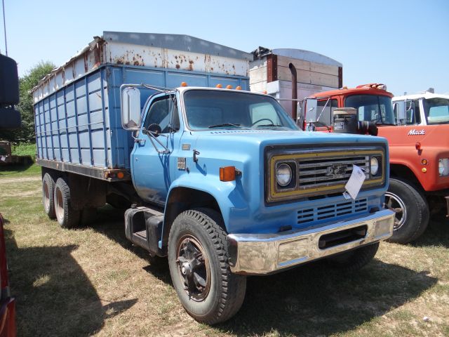 1979 Chevy C70 Grain Truck 99,000 Miles, 5&2 Trans, 366 Eng, Elec Tag ...