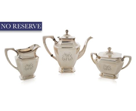 AN AMERICAN THREE-PIECE STERLING SILVER SET, R. WALLACE &amp; SONS CO., 20TH CENTURY in Art Deco taste, three-piece sterling 