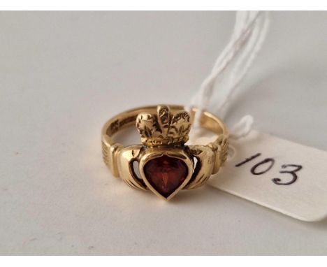 A CLADDAGH ring 9ct size M 3.6 gms