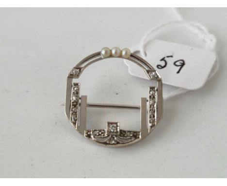 A white gold art deco pearl and diamond brooch 2.5 gms