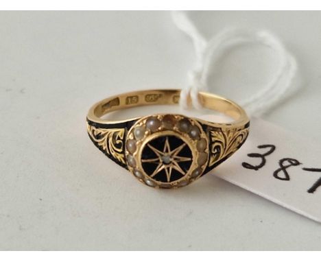 A mourning ring 15ct gold size M 2.2 gms