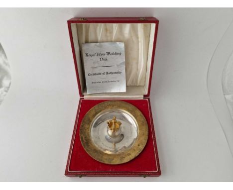 A boxed parcel gilt Limited Edition Royal Wedding dish for a Silver Wedding 1972, 6 inches diameter, London 1972, 213 g