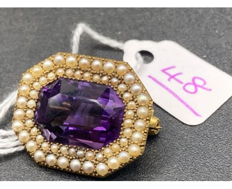 A fine vintage amethyst and pearl brooch pendant octagonal edge with two rows of pearls
