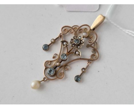 A pearl and topaz pendant 9ct 4 gms