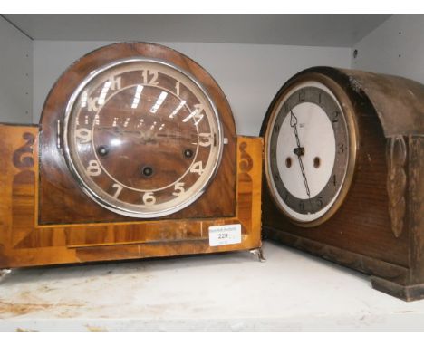 pair of wooden mantel clocks A / F
