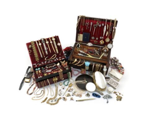 A red jewellery casket and a wooden jewellery casket containing various items of jewellery, costume jewellery etc, including 