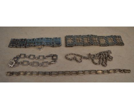 2 silver gate bracelets and 3 silver bracelets, total approx weight 2.7ozt 
