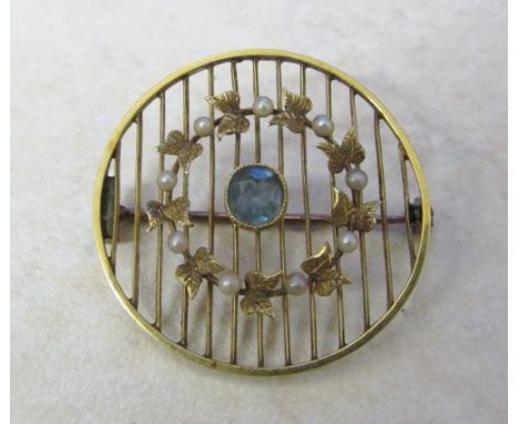 15ct gold aquamarine and seed pearl brooch weight 3.9 g