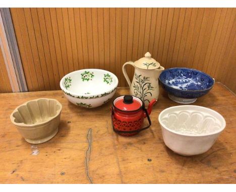 A mixed lot including a Port Meirion Summer Strawberries bowl measures 10x23cm also two jelly moulds, willow pattern transfer