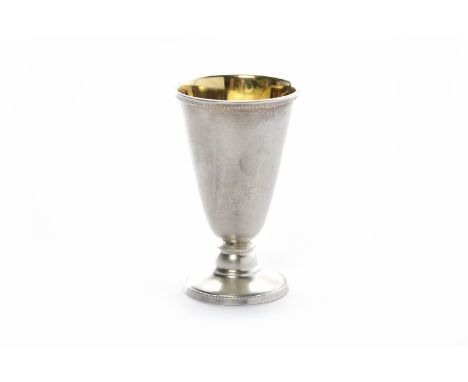 MID/LATE 20TH CENTURY SOVIET UNION SILVER DRINKING CUPcirca 1958-1980, stamped with Soviet assay mark of star with hammer and